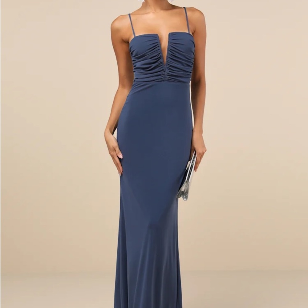 Lulu’s Elegant Blue Evening Gown